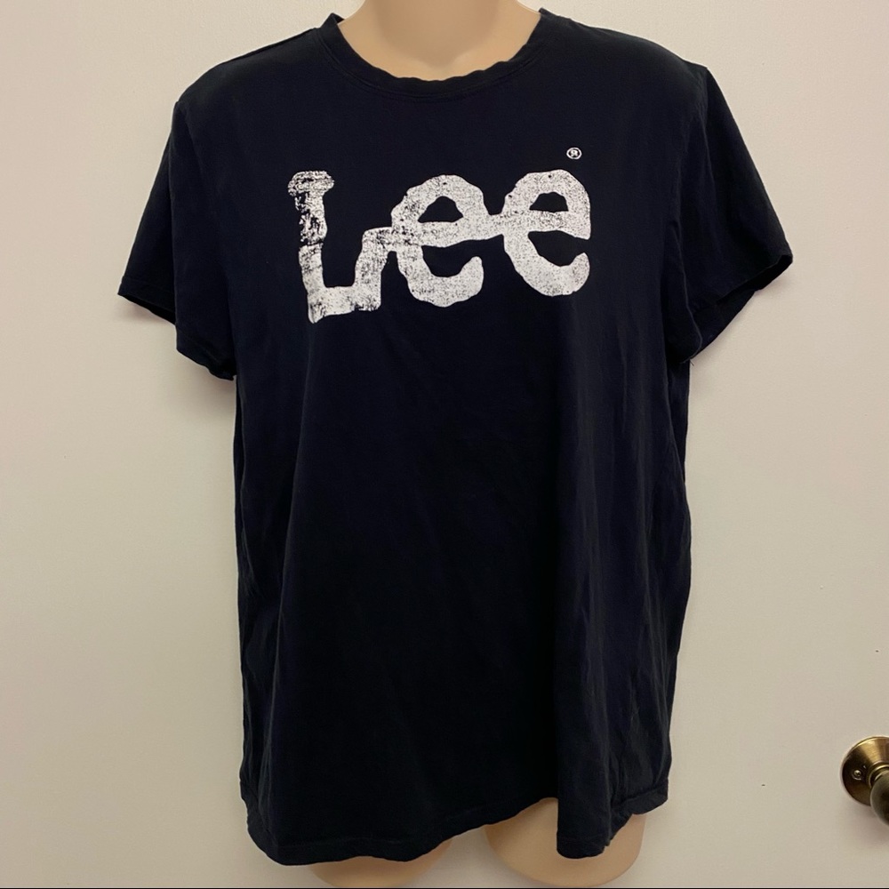 Lee logo womens black white t-shirt 
large. 
Preowned in good condition‎